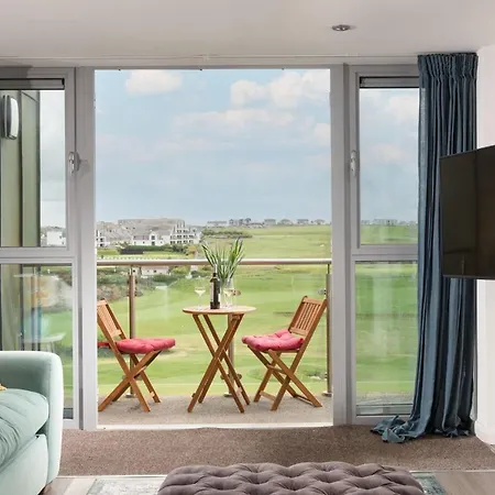 Penthouse 53 Zinc Sleeps 6, Newquay * New Quay